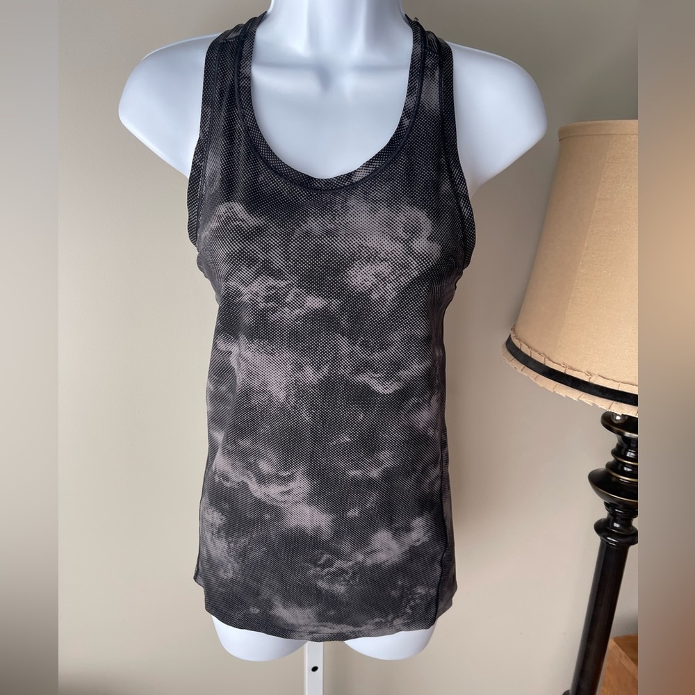 Athleta Black Gray Tie Dye Racerback Tank Top Size Medium Activewear